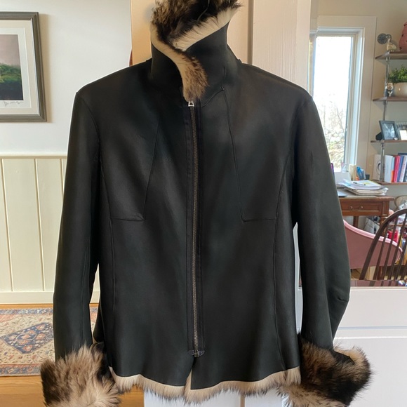 Butter soft sheepskin jacket with fur inside. - Picture 9 of 10
